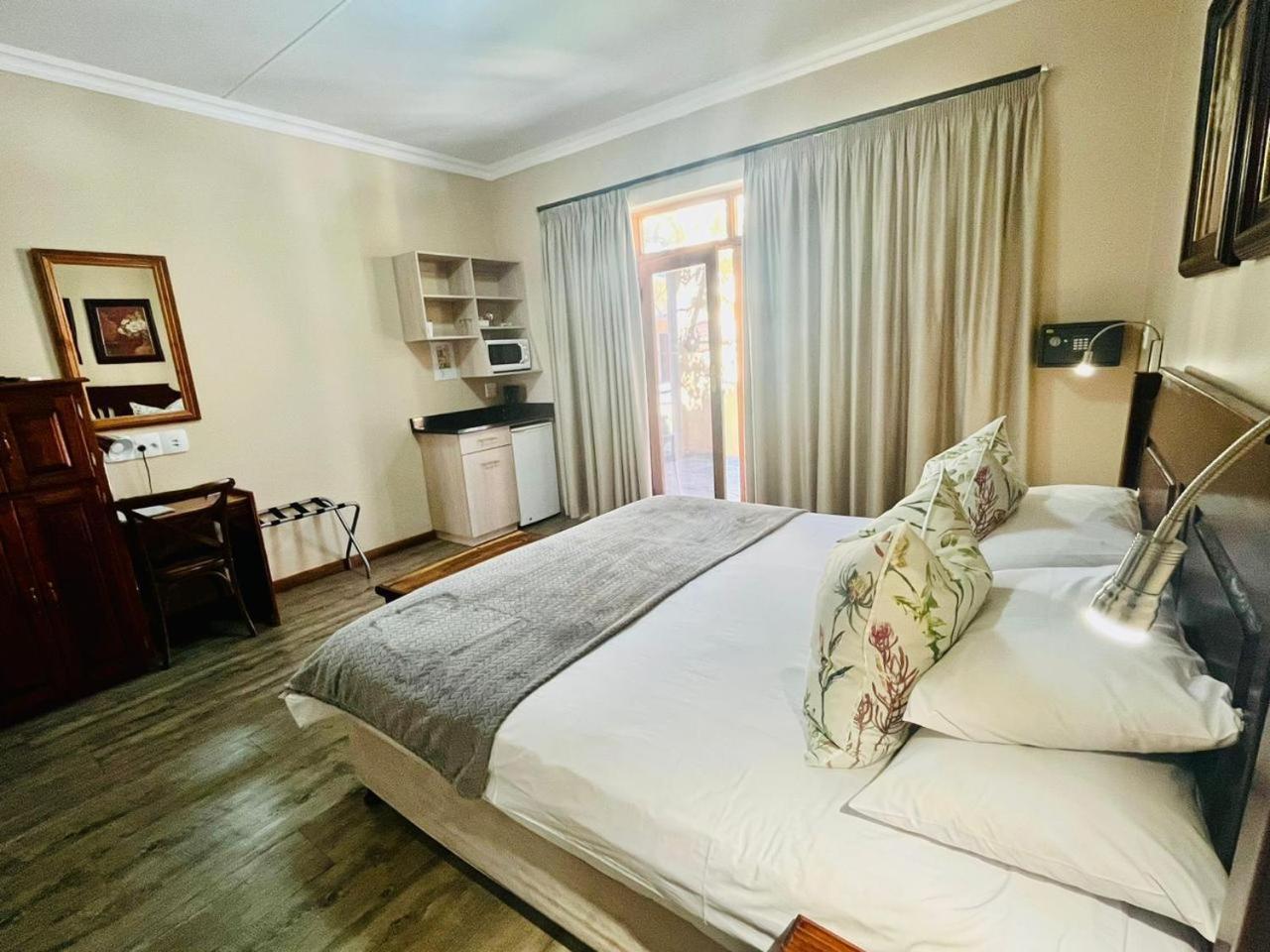 17 On Bird Guest House Beaufort West Luaran gambar